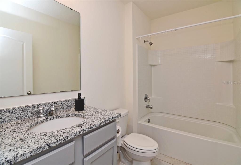 For Rent: $2,390 (4 beds, 2 baths, 1846 Square Feet)