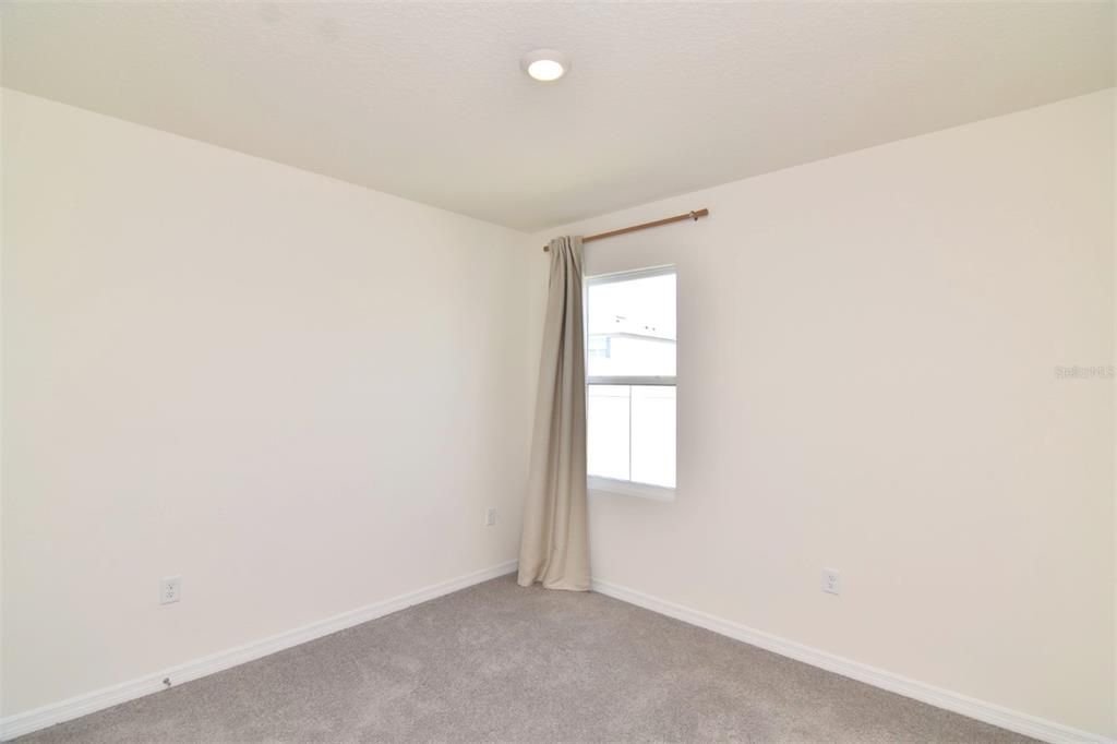 For Rent: $2,390 (4 beds, 2 baths, 1846 Square Feet)