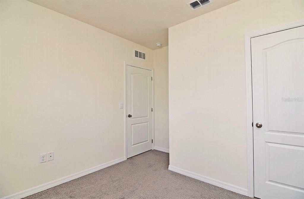 For Rent: $2,390 (4 beds, 2 baths, 1846 Square Feet)