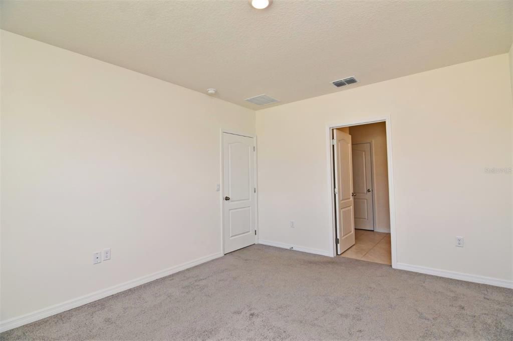 For Rent: $2,390 (4 beds, 2 baths, 1846 Square Feet)