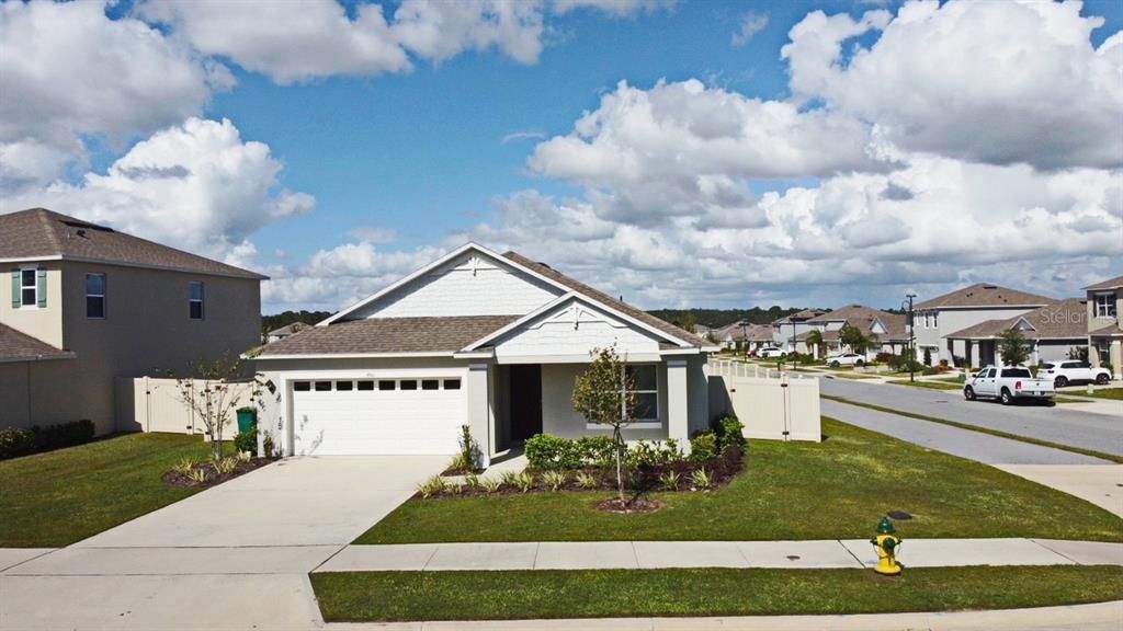 For Rent: $2,390 (4 beds, 2 baths, 1846 Square Feet)