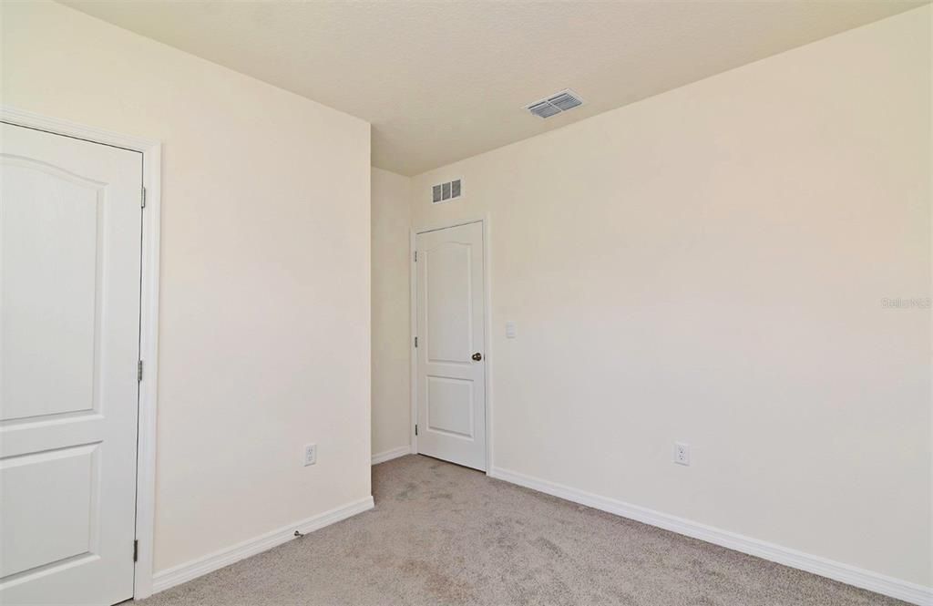 For Rent: $2,390 (4 beds, 2 baths, 1846 Square Feet)