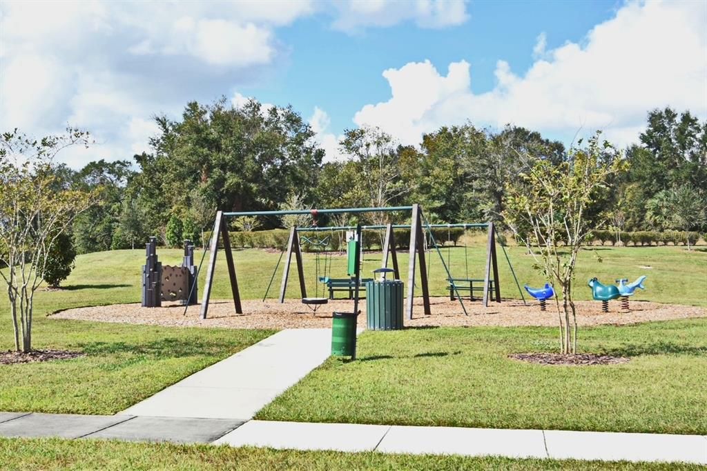 For Rent: $2,390 (4 beds, 2 baths, 1846 Square Feet)