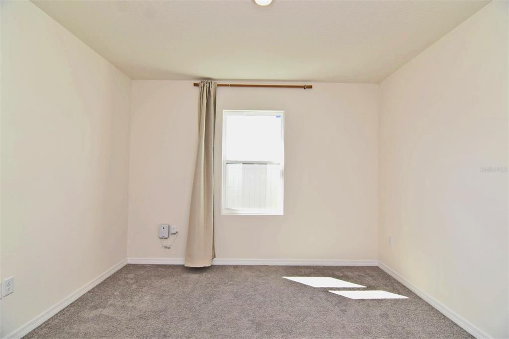 For Rent: $2,390 (4 beds, 2 baths, 1846 Square Feet)