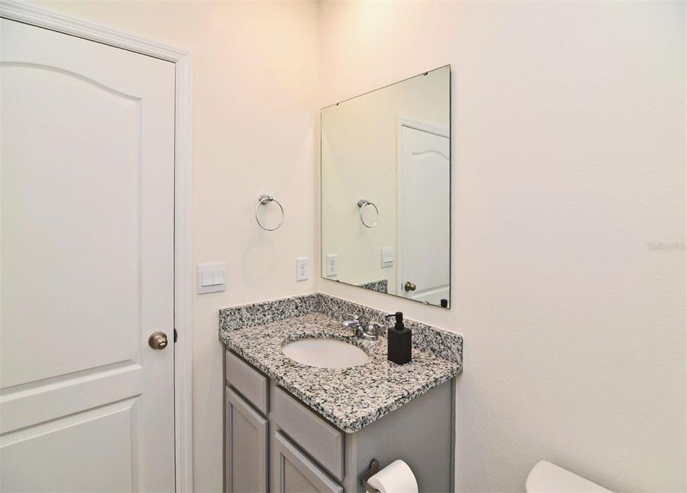 For Rent: $2,390 (4 beds, 2 baths, 1846 Square Feet)