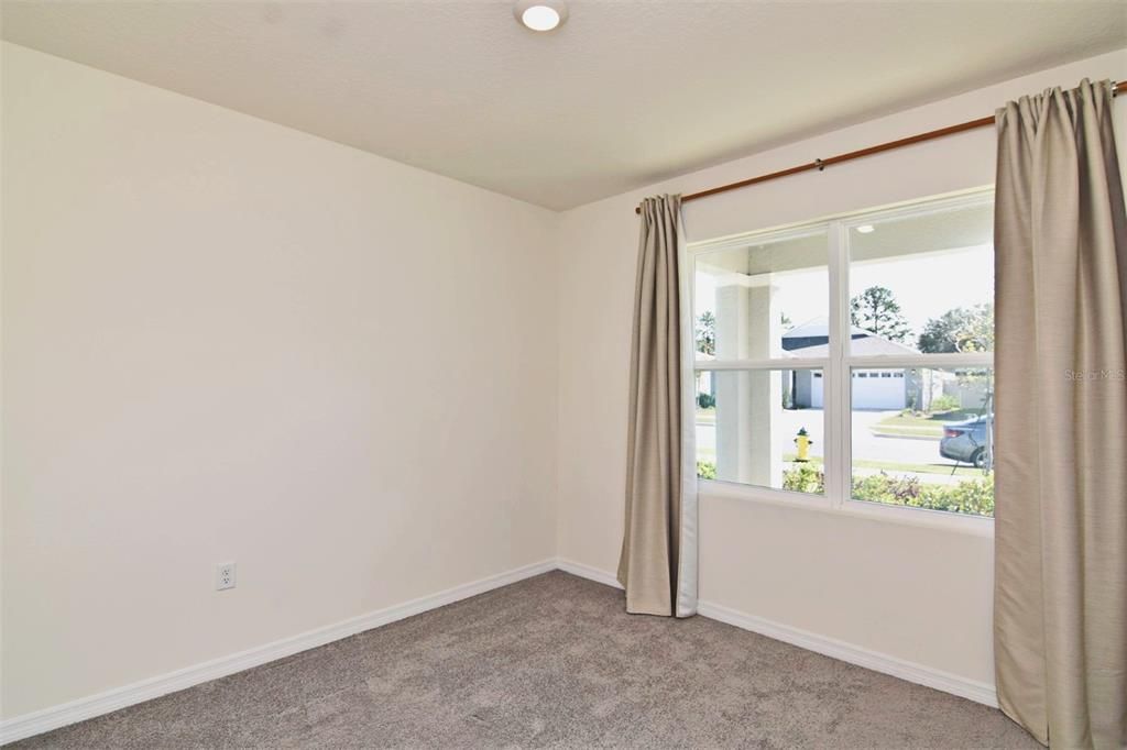 For Rent: $2,390 (4 beds, 2 baths, 1846 Square Feet)