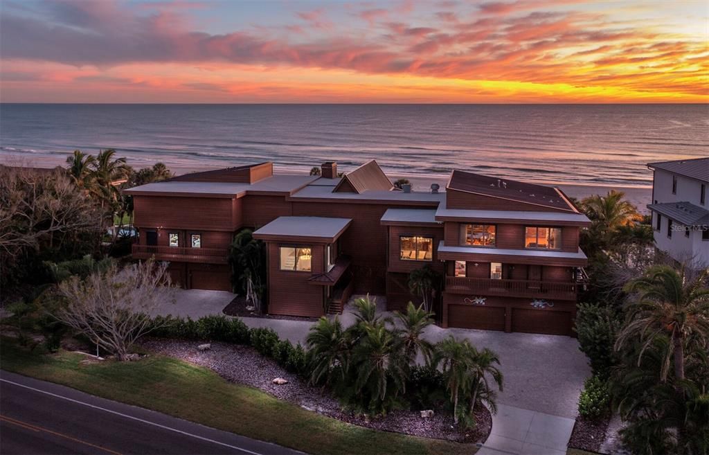 For Sale: $15,550,000 (8 beds, 8 baths, 12752 Square Feet)