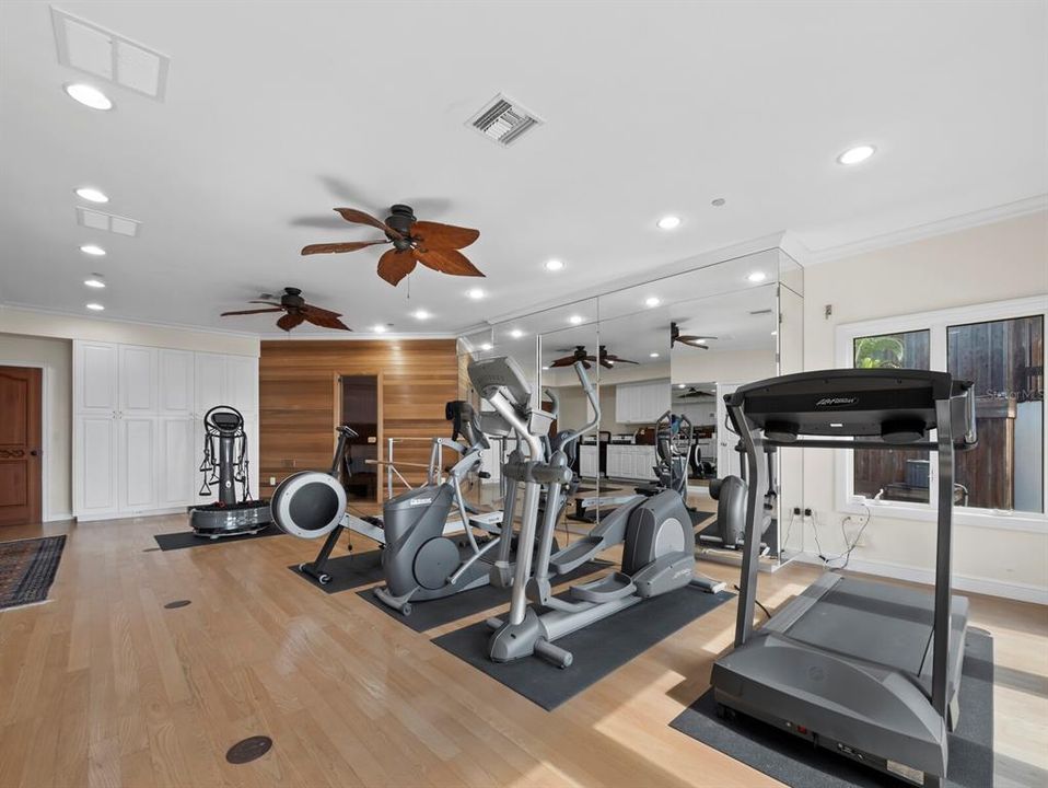 For Sale: $15,550,000 (8 beds, 8 baths, 12752 Square Feet)