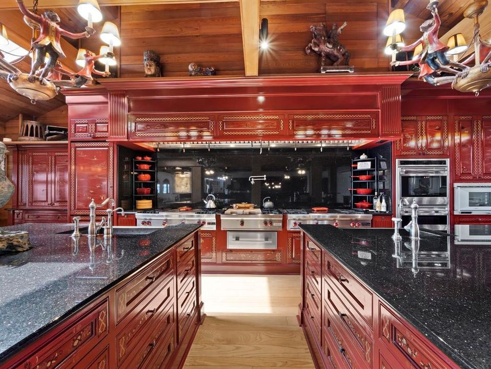 For Sale: $15,550,000 (8 beds, 8 baths, 12752 Square Feet)