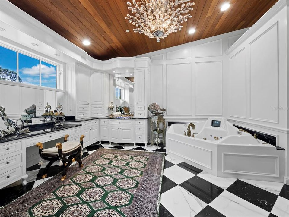 For Sale: $15,550,000 (8 beds, 8 baths, 12752 Square Feet)