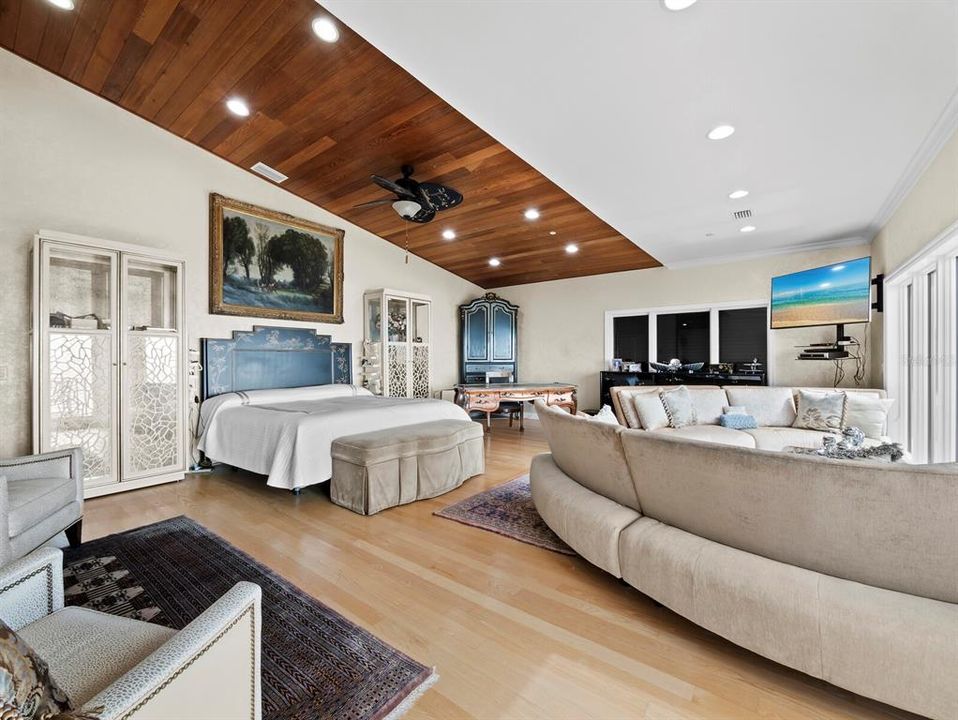 For Sale: $15,550,000 (8 beds, 8 baths, 12752 Square Feet)