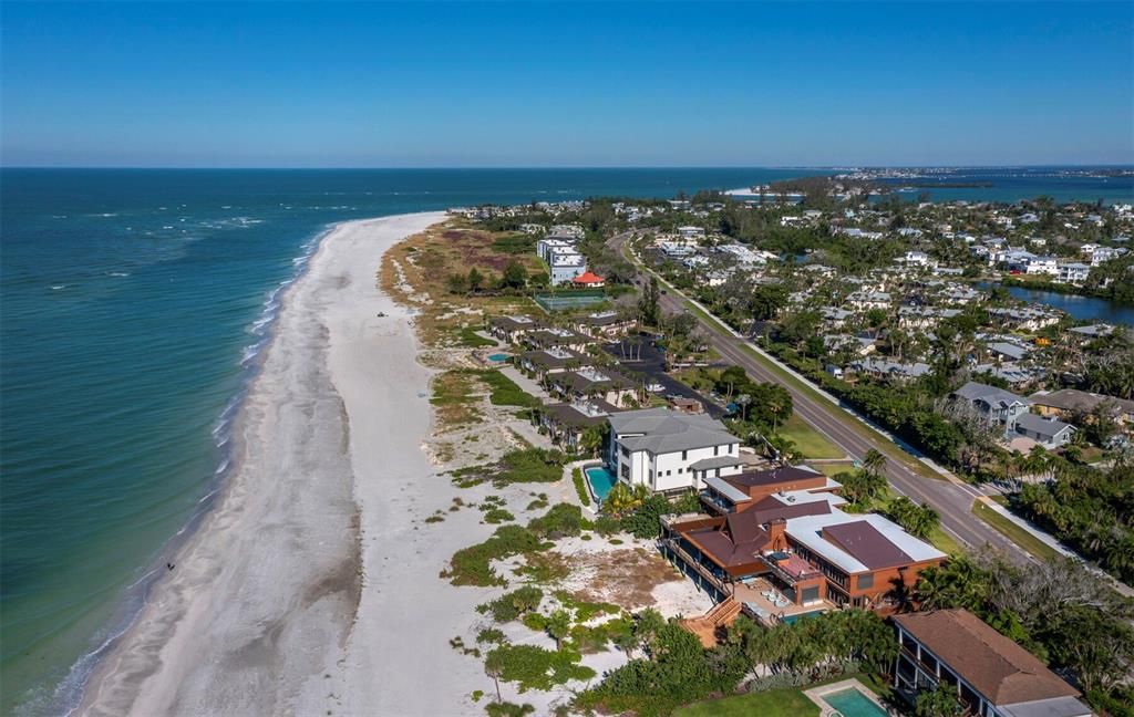 For Sale: $15,550,000 (8 beds, 8 baths, 12752 Square Feet)