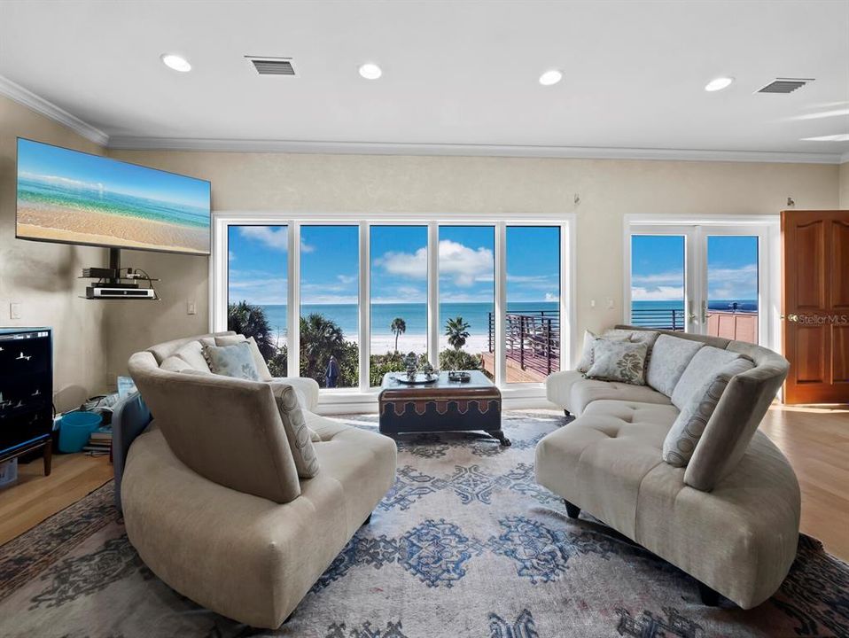 For Sale: $15,550,000 (8 beds, 8 baths, 12752 Square Feet)