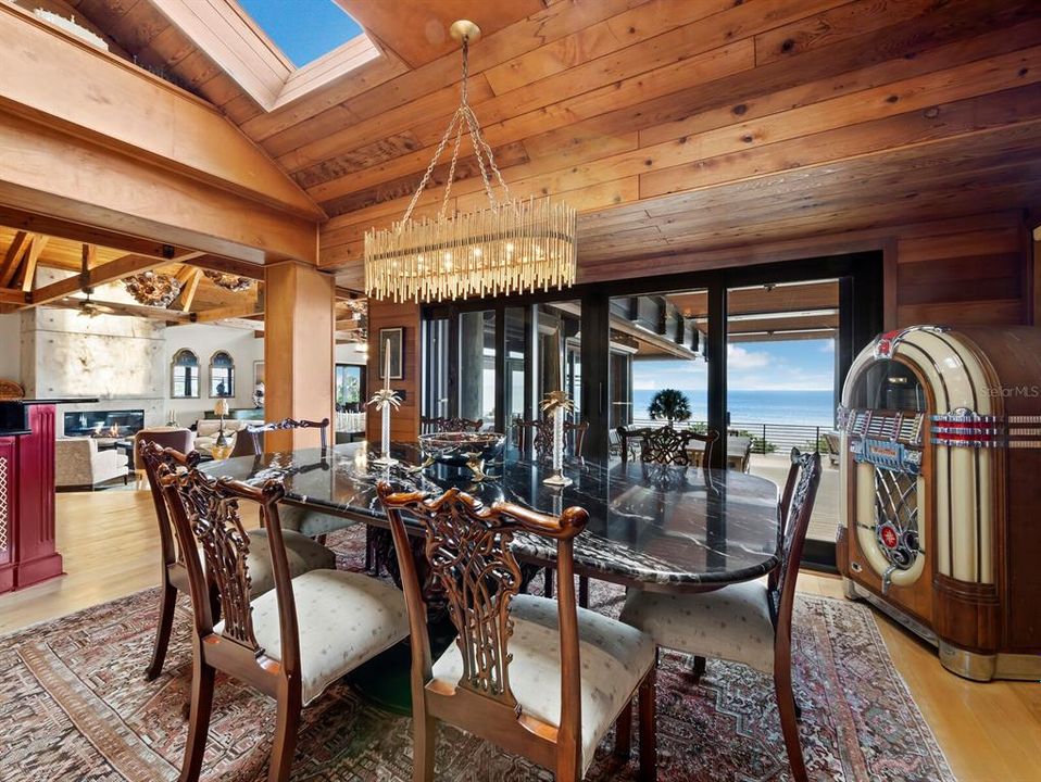 For Sale: $15,550,000 (8 beds, 8 baths, 12752 Square Feet)