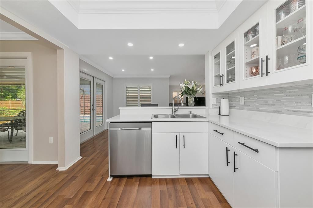 En Venta: $775,000 (4 camas, 3 baños, 2142 Pies cuadrados)