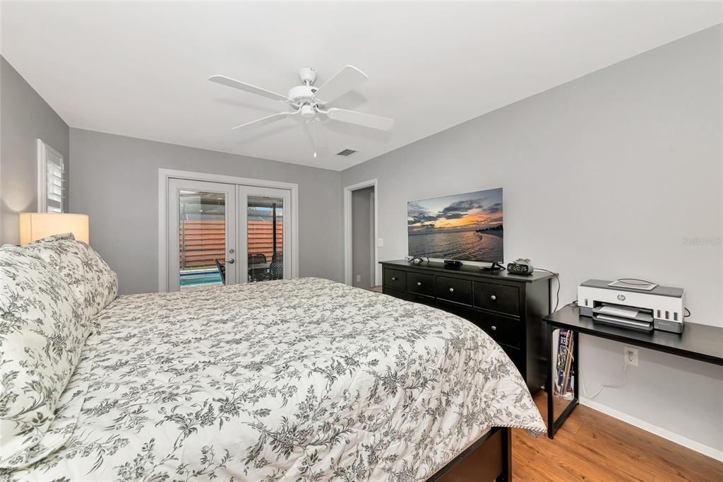 En Venta: $775,000 (4 camas, 3 baños, 2142 Pies cuadrados)