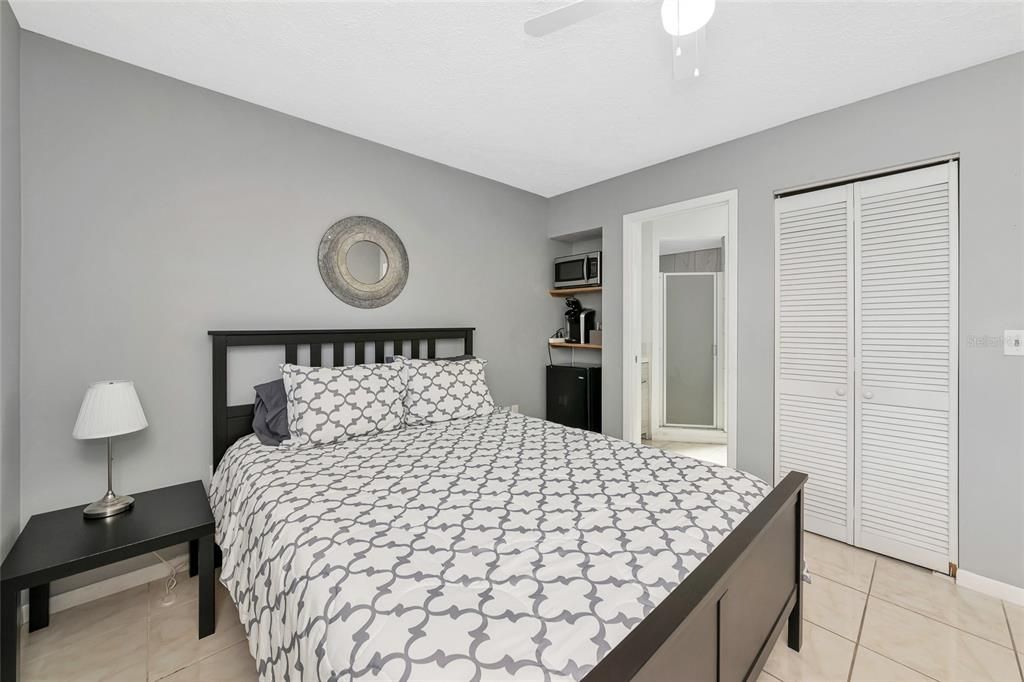 En Venta: $775,000 (4 camas, 3 baños, 2142 Pies cuadrados)