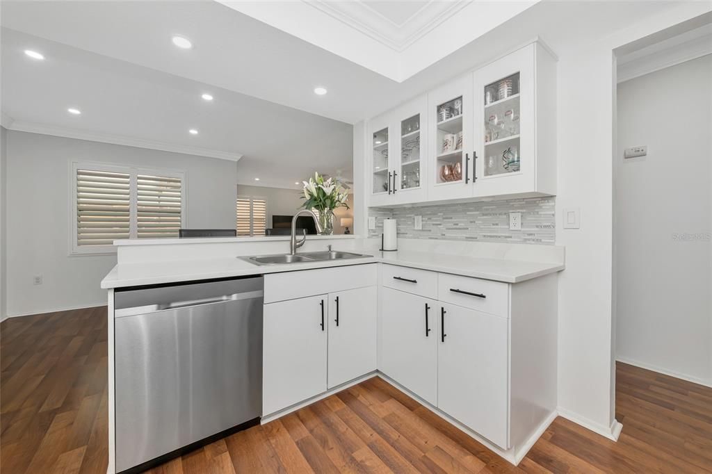 En Venta: $775,000 (4 camas, 3 baños, 2142 Pies cuadrados)