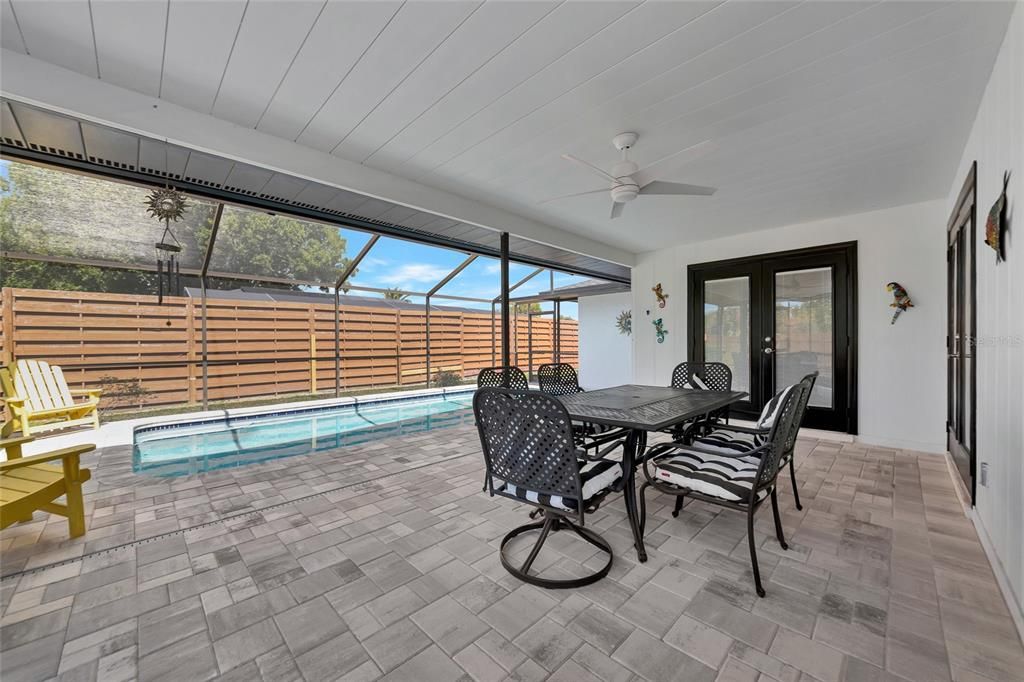 En Venta: $775,000 (4 camas, 3 baños, 2142 Pies cuadrados)