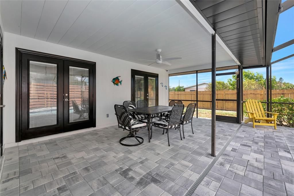 En Venta: $775,000 (4 camas, 3 baños, 2142 Pies cuadrados)