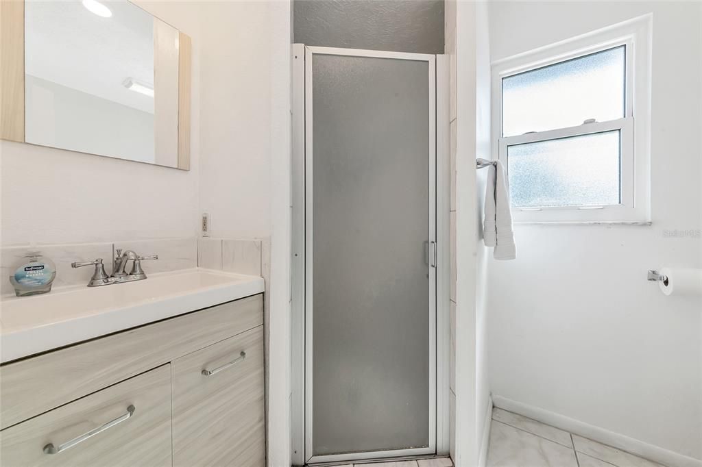 En Venta: $775,000 (4 camas, 3 baños, 2142 Pies cuadrados)