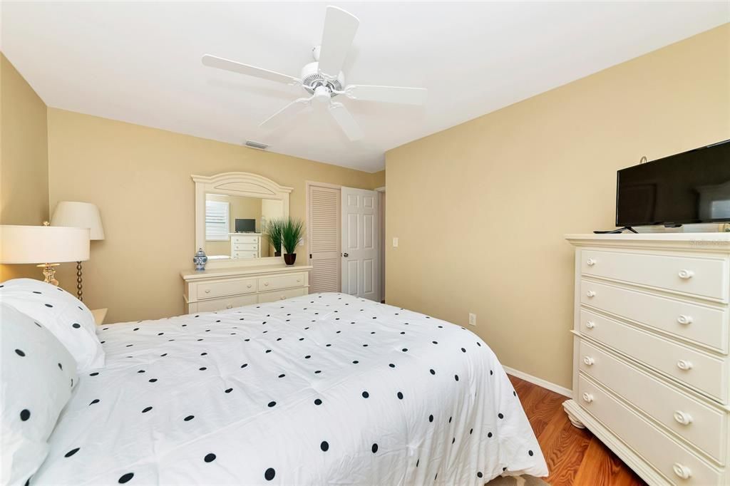 En Venta: $775,000 (4 camas, 3 baños, 2142 Pies cuadrados)