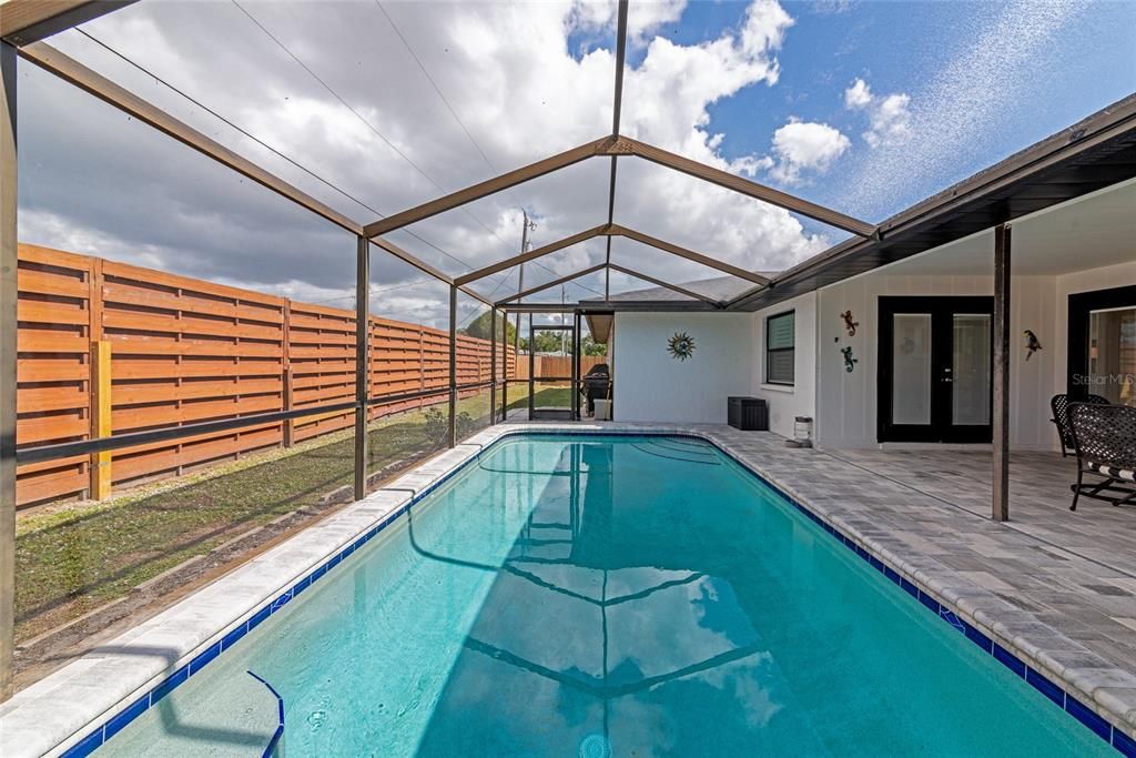 En Venta: $775,000 (4 camas, 3 baños, 2142 Pies cuadrados)