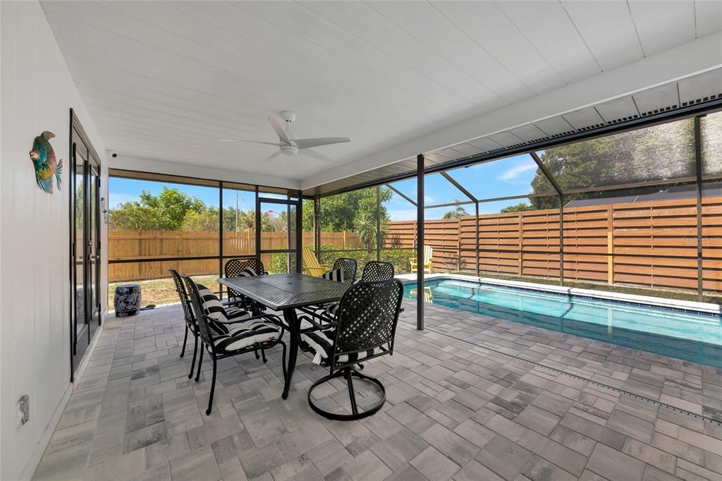 En Venta: $775,000 (4 camas, 3 baños, 2142 Pies cuadrados)