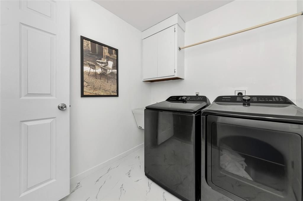 En Venta: $775,000 (4 camas, 3 baños, 2142 Pies cuadrados)