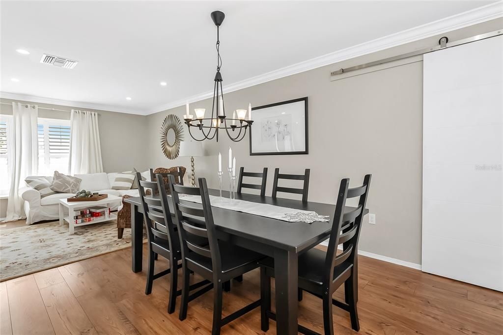 En Venta: $775,000 (4 camas, 3 baños, 2142 Pies cuadrados)