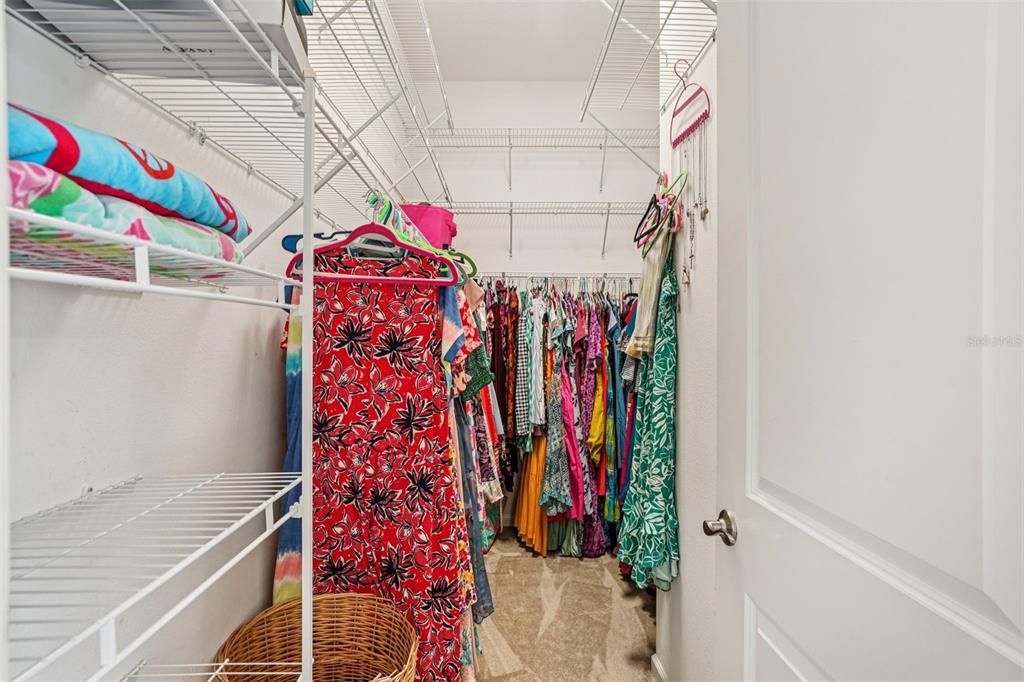 For Sale: $300,000 (2 beds, 2 baths, 1227 Square Feet)