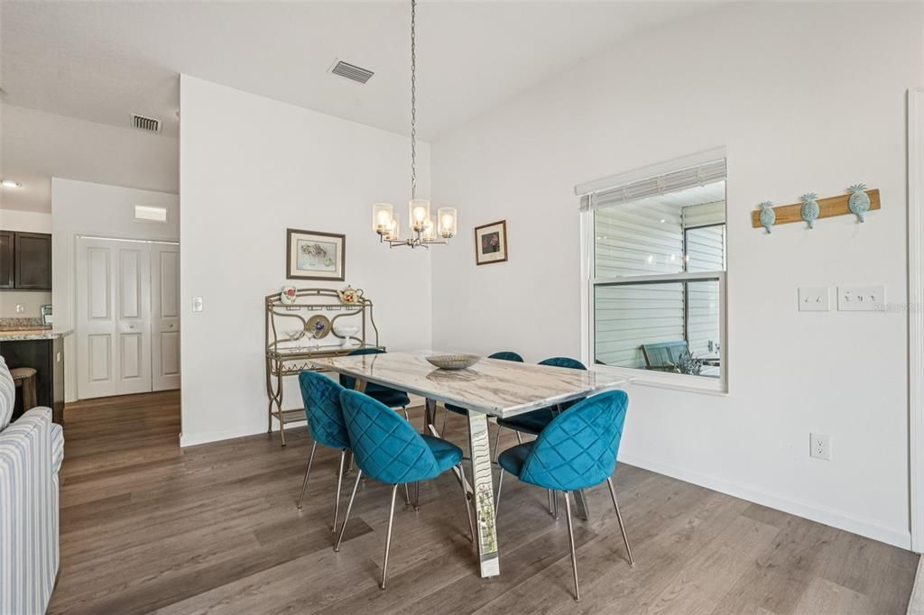 For Sale: $300,000 (2 beds, 2 baths, 1227 Square Feet)