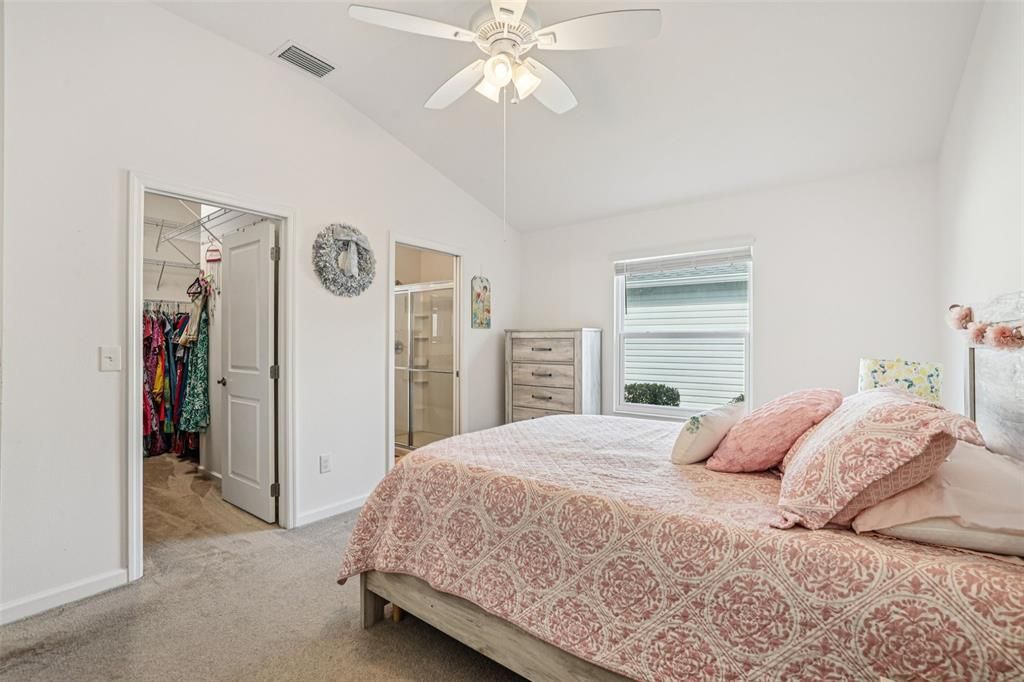 For Sale: $300,000 (2 beds, 2 baths, 1227 Square Feet)