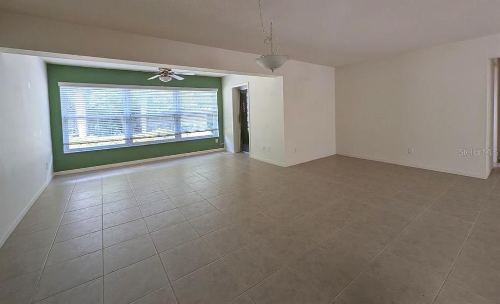 Под контрактом: $224,000 (2 спален, 2 ванн, 1340 Квадратных фут)