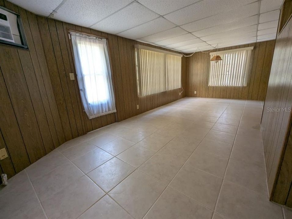 Под контрактом: $224,000 (2 спален, 2 ванн, 1340 Квадратных фут)