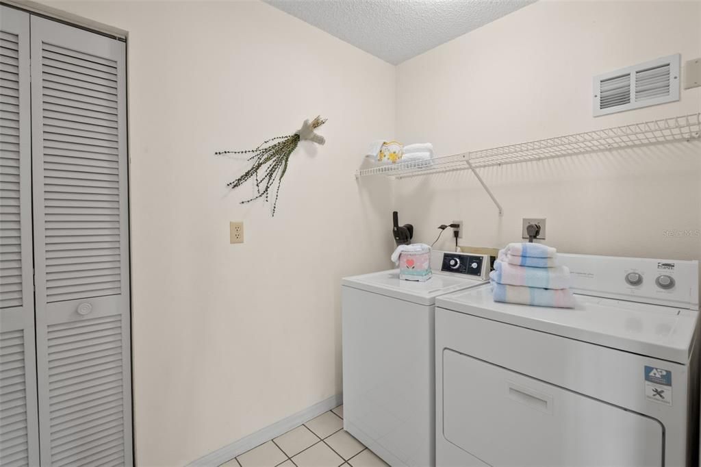 待售: $270,000 (3 贝兹, 2 浴室, 1520 平方英尺)