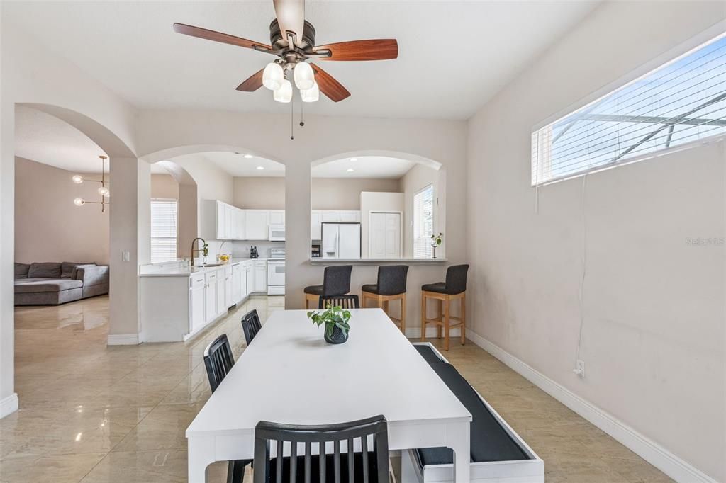 待售: $625,000 (4 贝兹, 2 浴室, 2434 平方英尺)