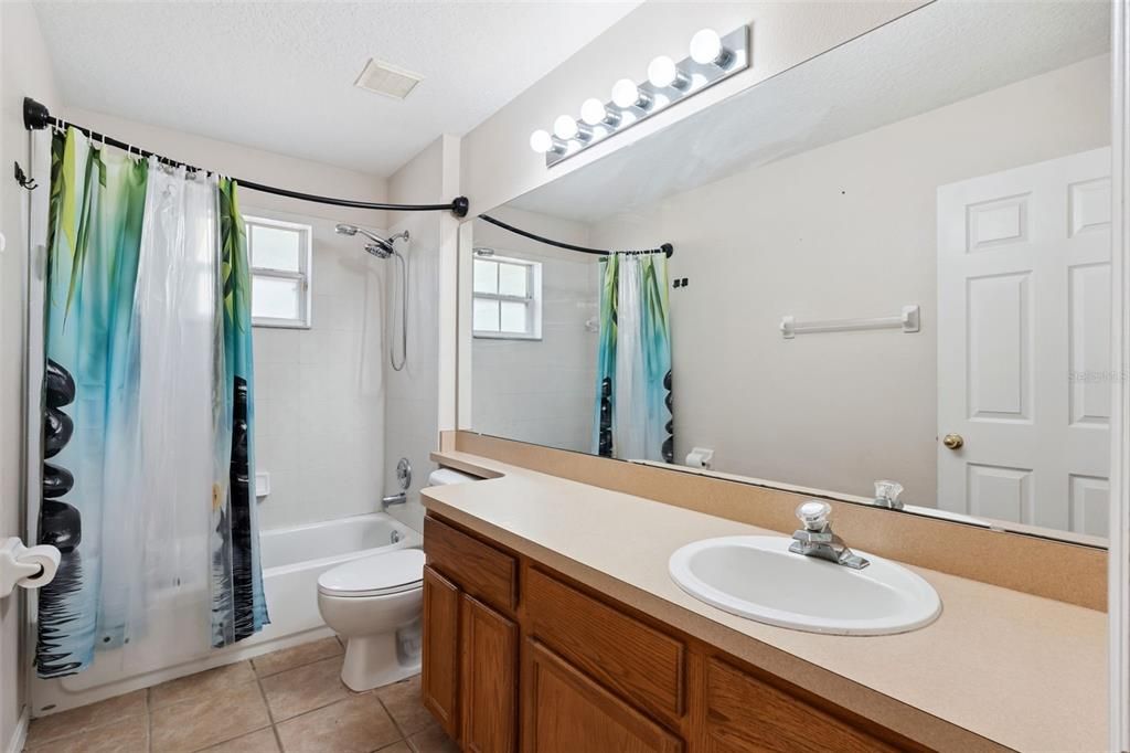 待售: $625,000 (4 贝兹, 2 浴室, 2434 平方英尺)