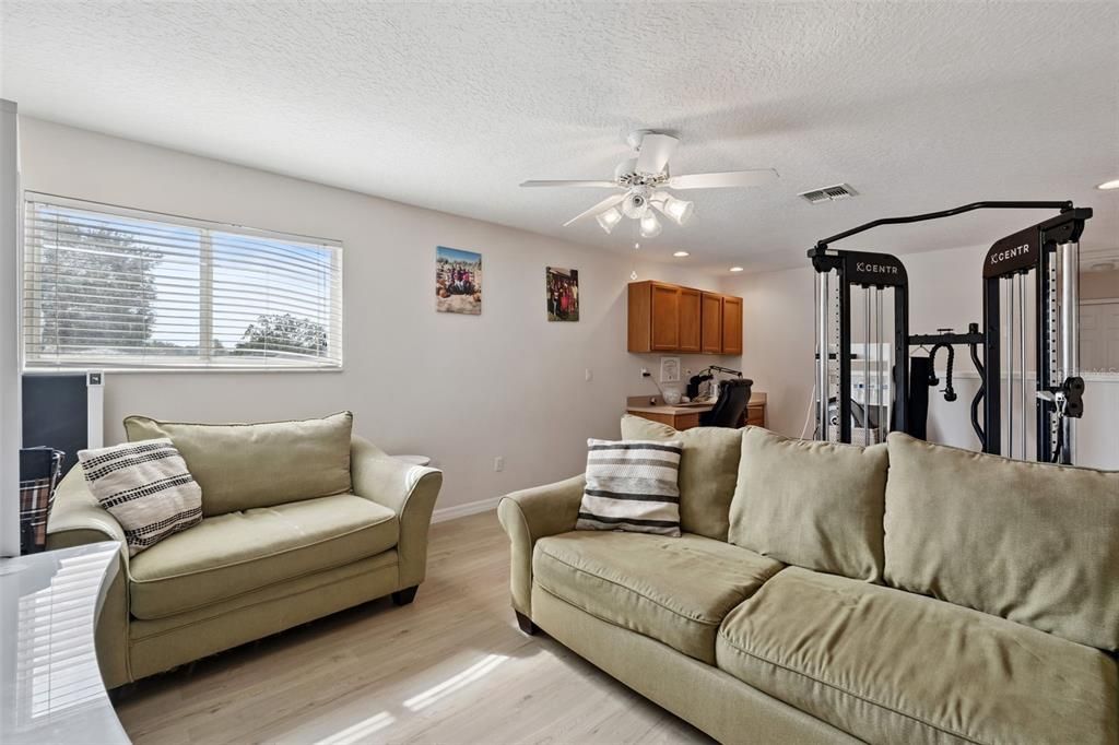 待售: $625,000 (4 贝兹, 2 浴室, 2434 平方英尺)