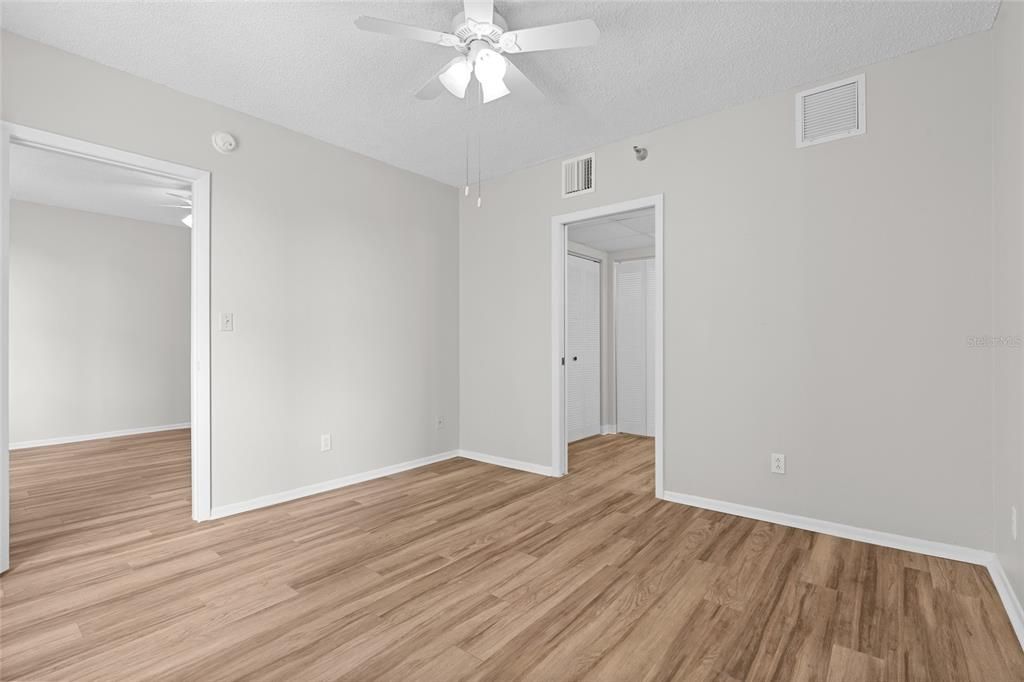 В аренду: $2,850 (1 спален, 1 ванн, 460 Квадратных фут)