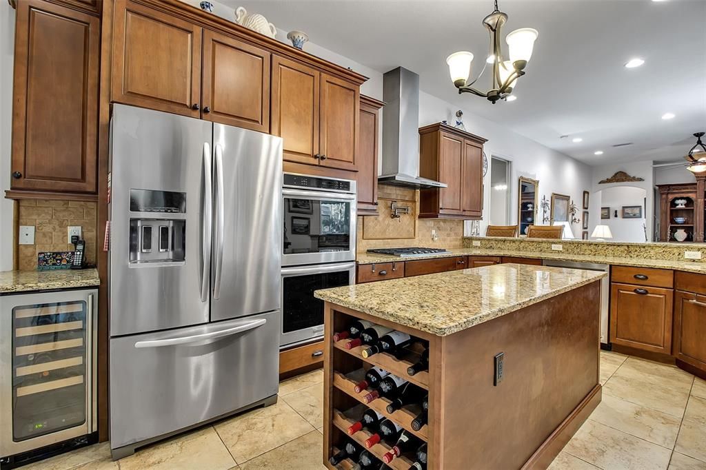 For Sale: $985,000 (3 beds, 3 baths, 2767 Square Feet)