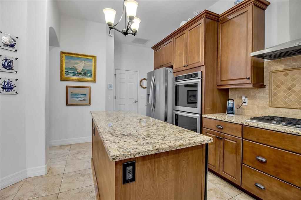 For Sale: $985,000 (3 beds, 3 baths, 2767 Square Feet)