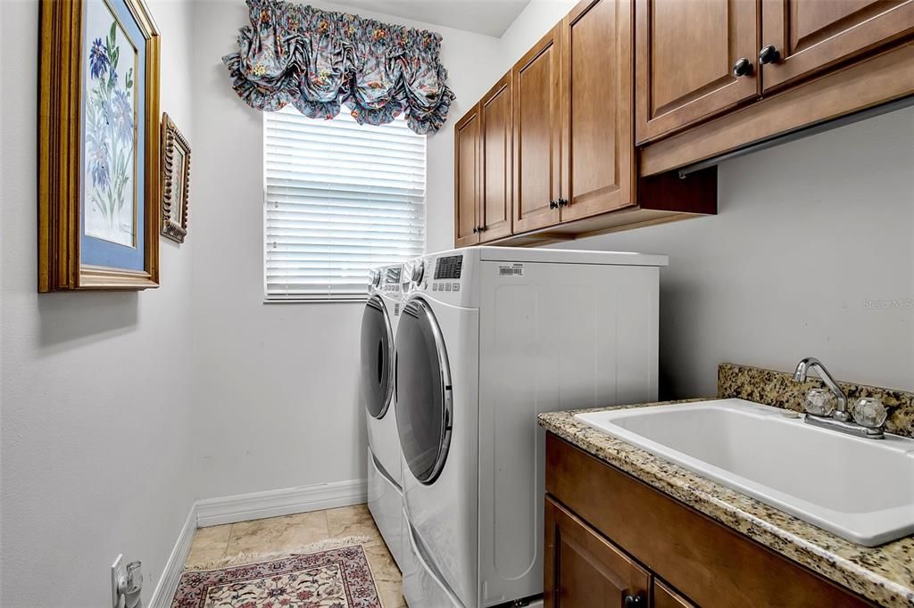 For Sale: $985,000 (3 beds, 3 baths, 2767 Square Feet)