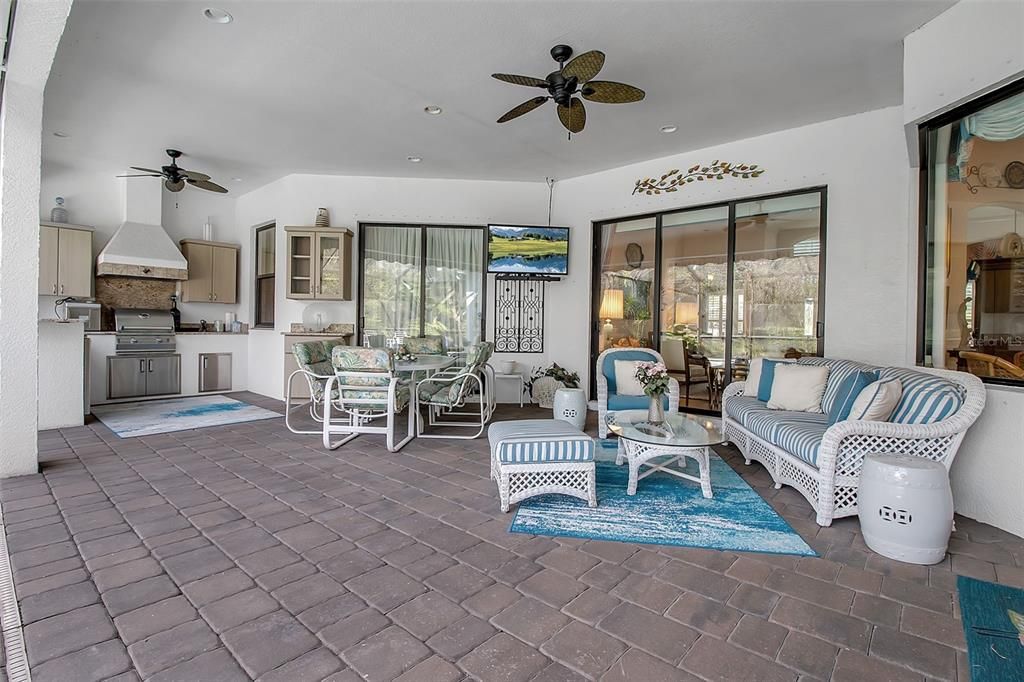 For Sale: $985,000 (3 beds, 3 baths, 2767 Square Feet)