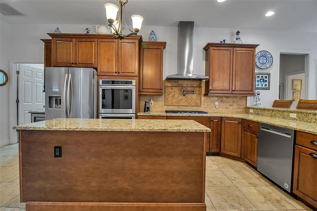 For Sale: $985,000 (3 beds, 3 baths, 2767 Square Feet)