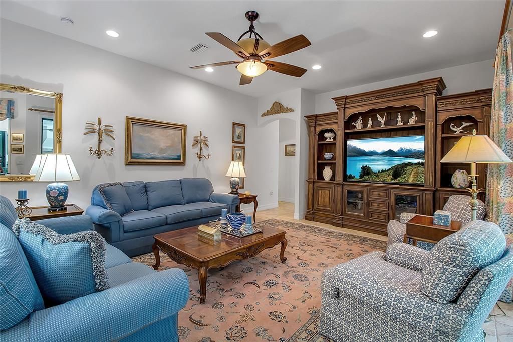 For Sale: $985,000 (3 beds, 3 baths, 2767 Square Feet)