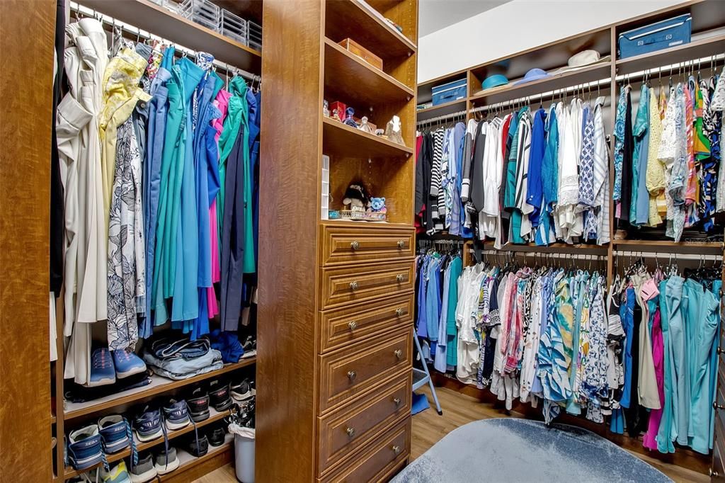 For Sale: $985,000 (3 beds, 3 baths, 2767 Square Feet)