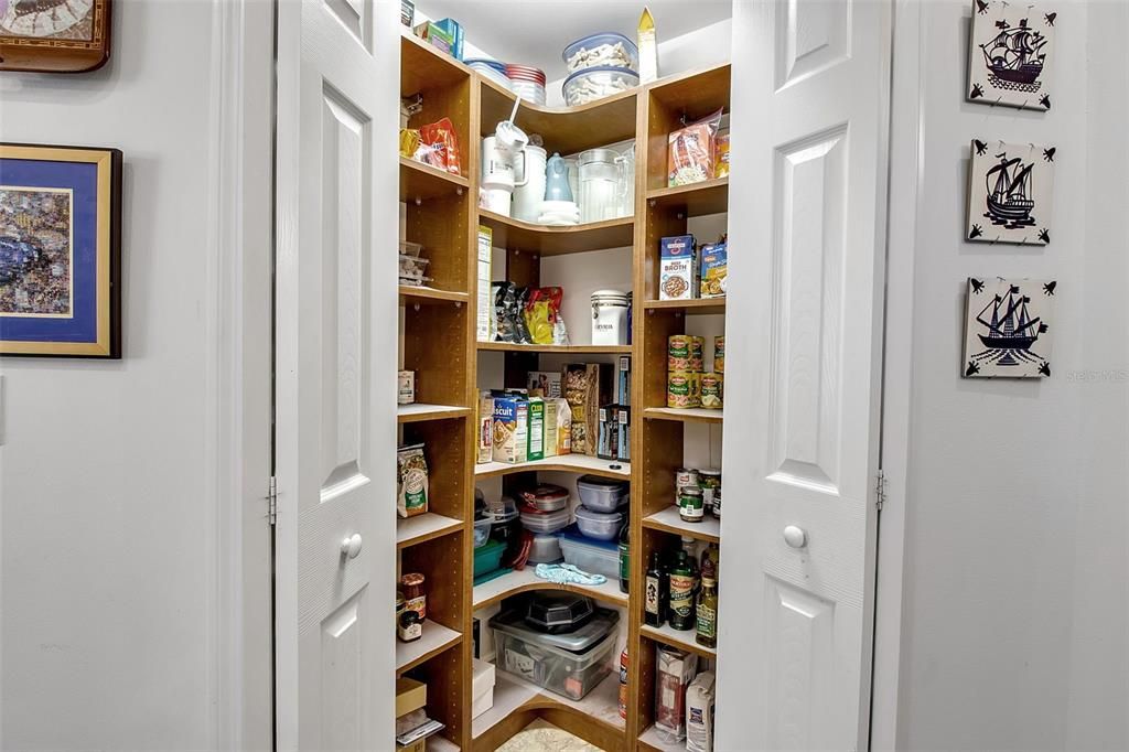 For Sale: $985,000 (3 beds, 3 baths, 2767 Square Feet)