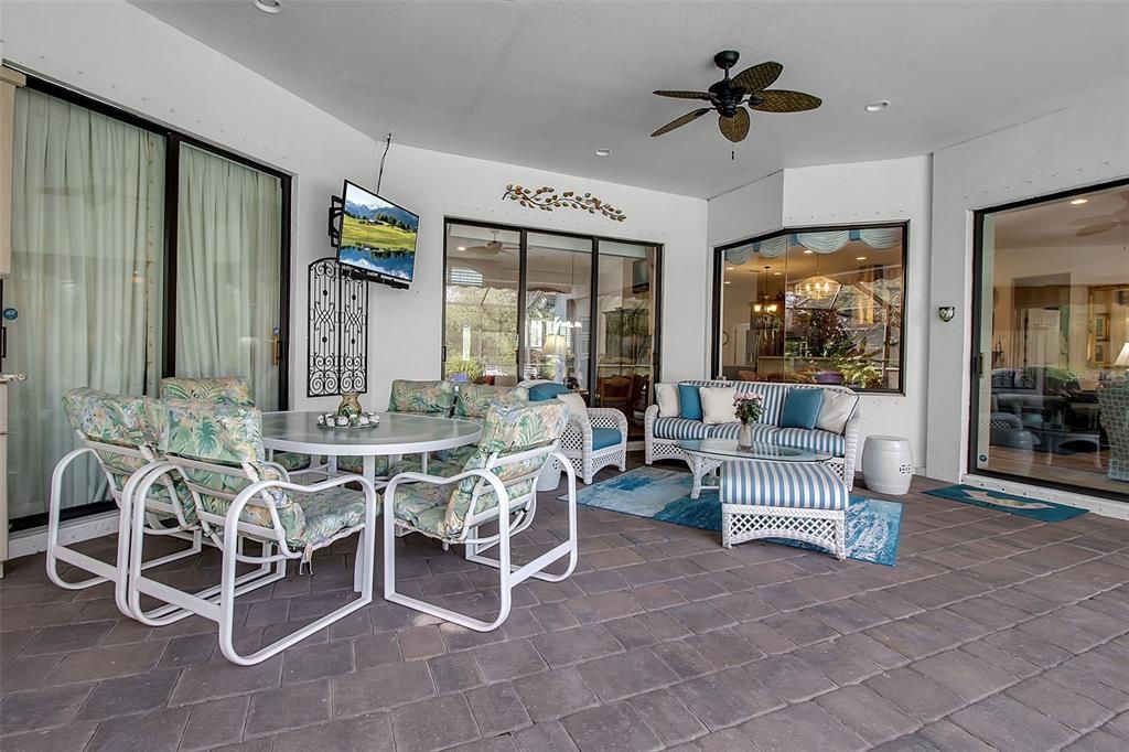 For Sale: $985,000 (3 beds, 3 baths, 2767 Square Feet)