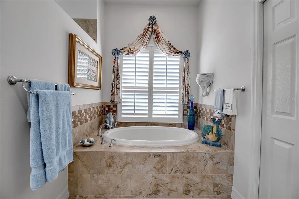 For Sale: $985,000 (3 beds, 3 baths, 2767 Square Feet)